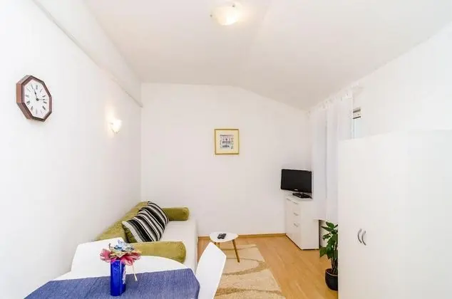 Apartment Vulicevic A2 (free private parking)