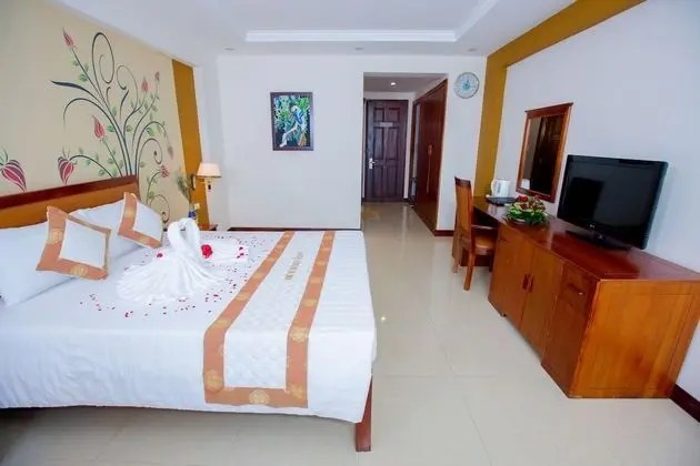 Deluxe Tek Büyük Yataklı Oda, Kısmi Deniz Manzaralı