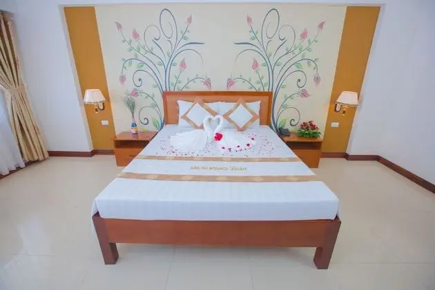 Deluxe Tek Büyük Yataklı Oda, Kısmi Deniz Manzaralı