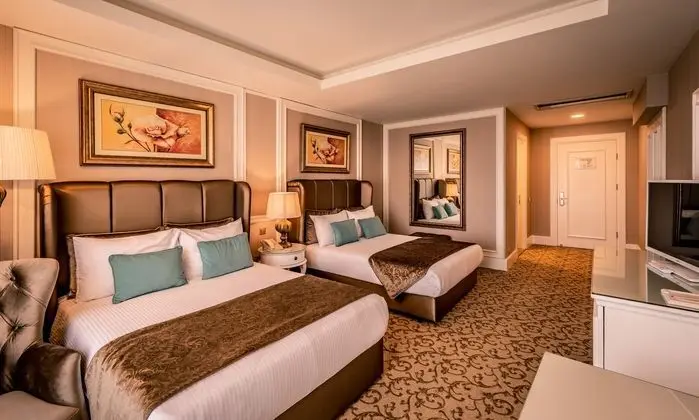 https://imagessl.etstur.com/files/images/hotelImages/CY/50233/l/Vuni-Palace-Hotel---Casino-Oda-270694.jpg