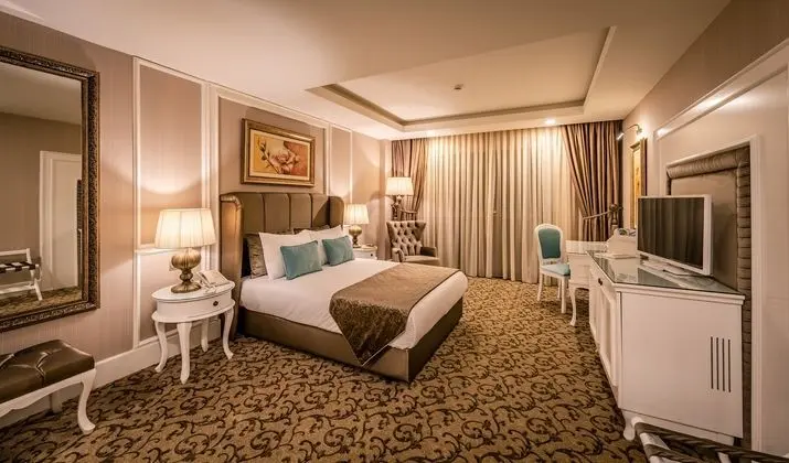 https://imagessl.etstur.com/files/images/hotelImages/CY/50233/l/Vuni-Palace-Hotel---Casino-Oda-270701.jpg