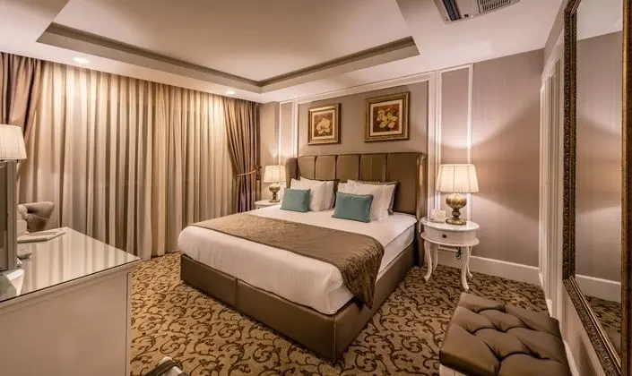 https://imagessl.etstur.com/files/images/hotelImages/CY/50233/l/Vuni-Palace-Hotel---Casino-Oda-270715.jpg