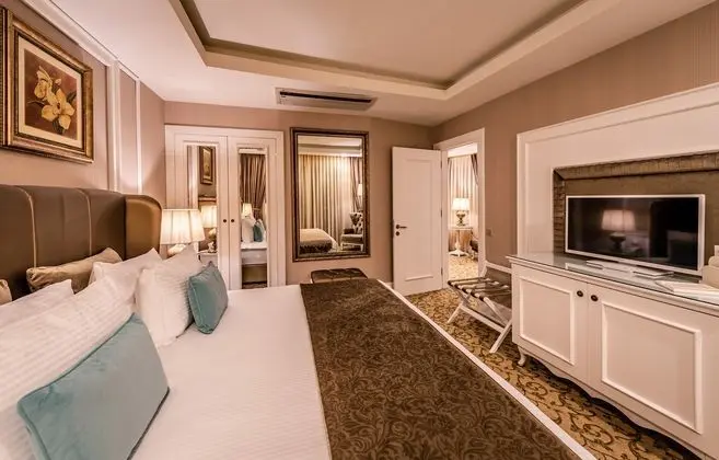 https://imagessl.etstur.com/files/images/hotelImages/CY/50233/l/Vuni-Palace-Hotel---Casino-Oda-270718.jpg
