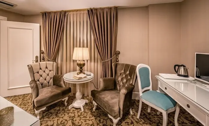https://imagessl.etstur.com/files/images/hotelImages/CY/50233/l/Vuni-Palace-Hotel---Casino-Oda-270719.jpg