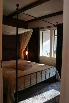 Luxury Apart Daire, 2 Yatak Odası, Sauna (Bed Linens Available for Extra Cost)