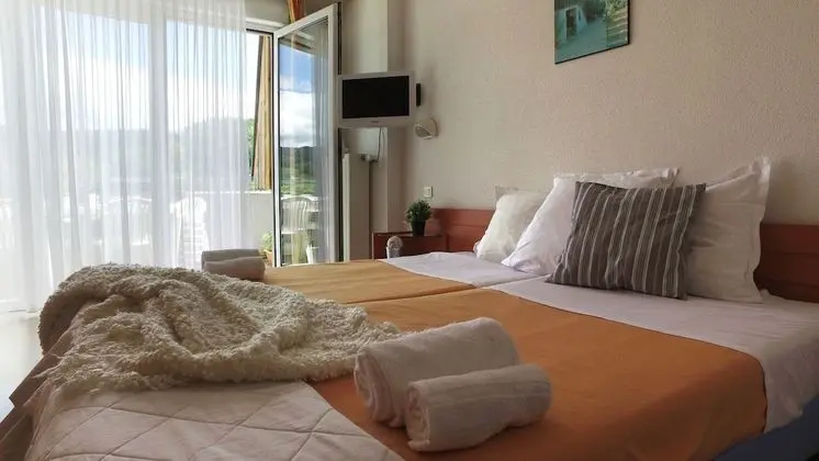 Tek Büyük Yataklı Oda