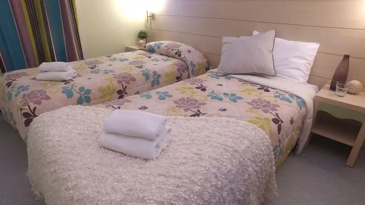 Tek Büyük Yataklı Oda, 2 Tek Kişilik Yatak