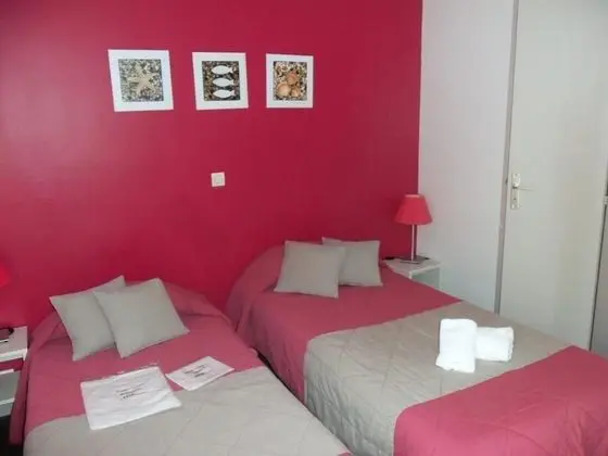 Tek Büyük Yataklı Oda, 2 Tek Kişilik Yatak