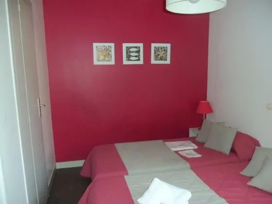 Tek Büyük Yataklı Oda, 2 Tek Kişilik Yatak