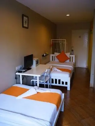 Standard Twin Room with Shared Bathroom