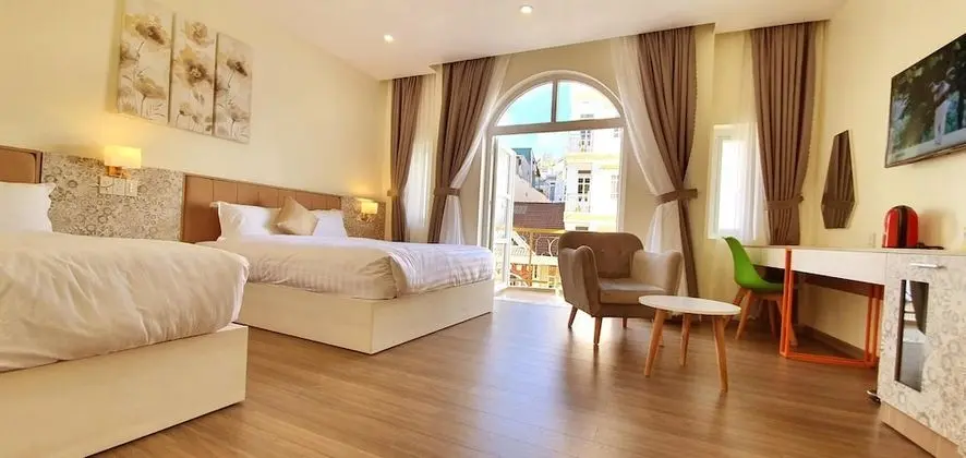 Deluxe Tek Büyük Yataklı Oda