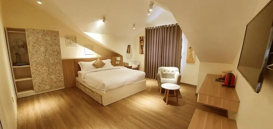 Deluxe Tek Büyük Yataklı Oda