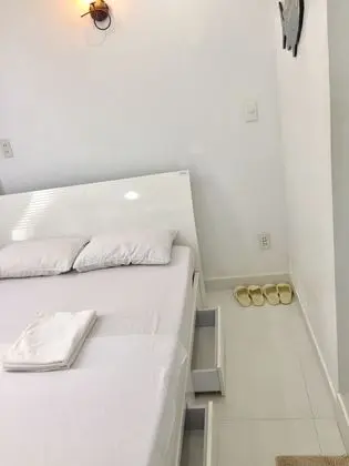 Tek Büyük Yataklı Oda (Small Window)