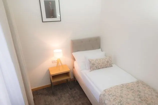 Üç Kişilik Oda, Balkon