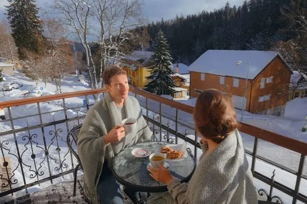 Üç Kişilik Oda, Balkon