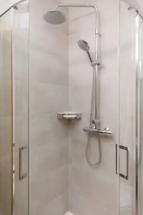 Üç Kişilik Oda, Balkon