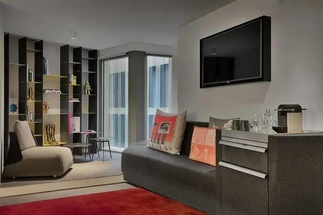 Süit, 1 En Büyük (King) Boy Yatak, Köşe (Cool Corner Suite)