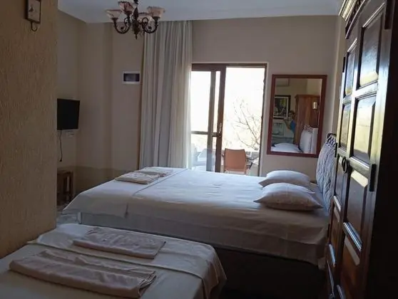 Triple,Dağ Manzaralı