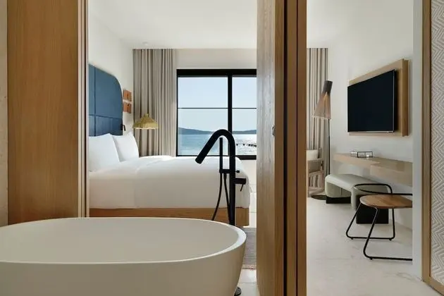 WOW Bayfront Rooftop Infinity 1-bedroom Suite