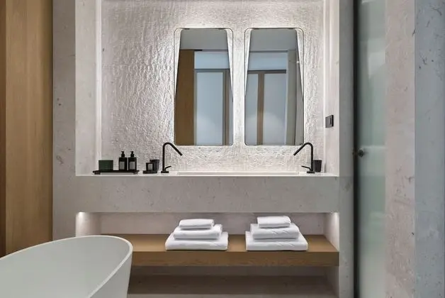 WOW Beachfront Infinity 1-bed Suite