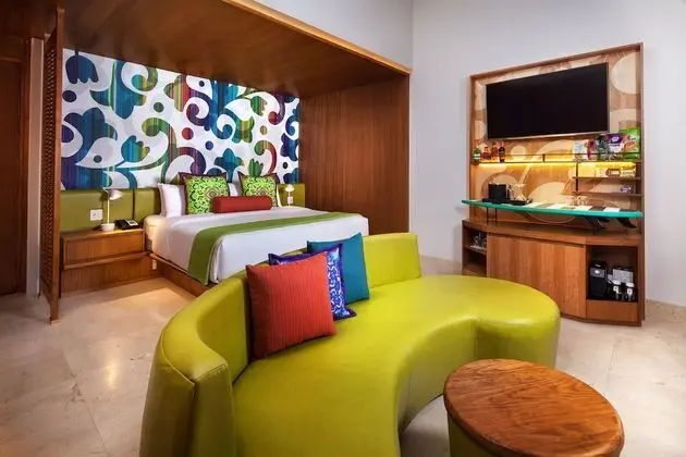 Wonderful Escape Room, 1 King Bed, Garden View