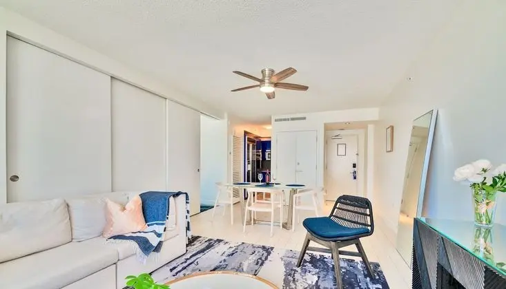 Condo - 601