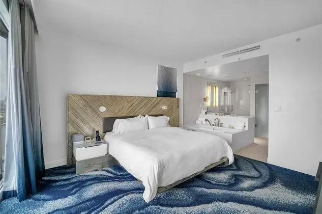 Condo - 701