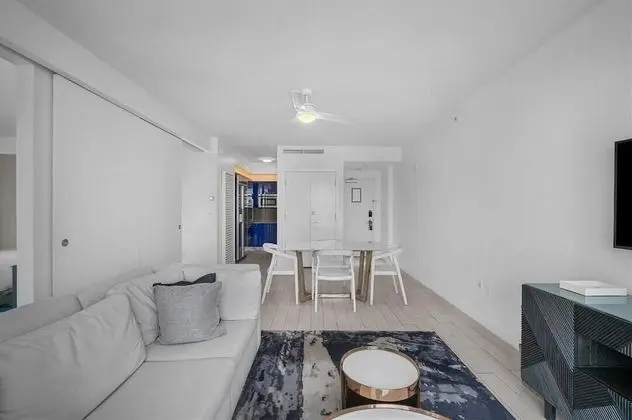 Condo - 701