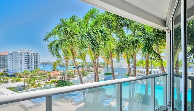 Condo - 701