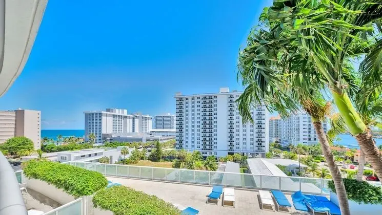 Condo - 701