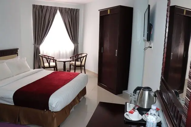 Deluxe Queen Room