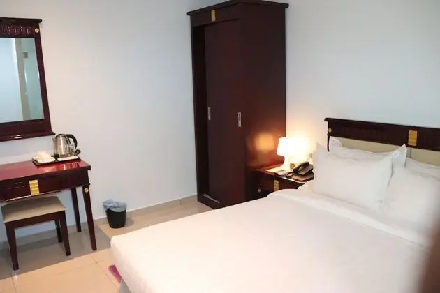 Deluxe Queen Room