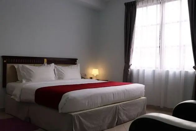 Deluxe Queen Room