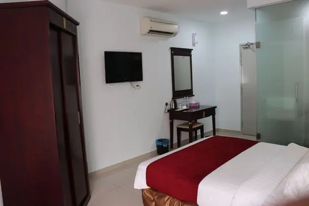 Deluxe Queen Room
