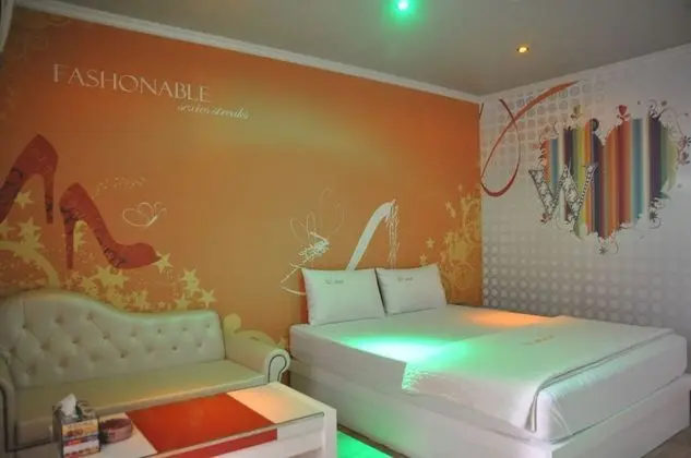 Standard Room - Extra person charge 10,000 KRW on site more than 2 people