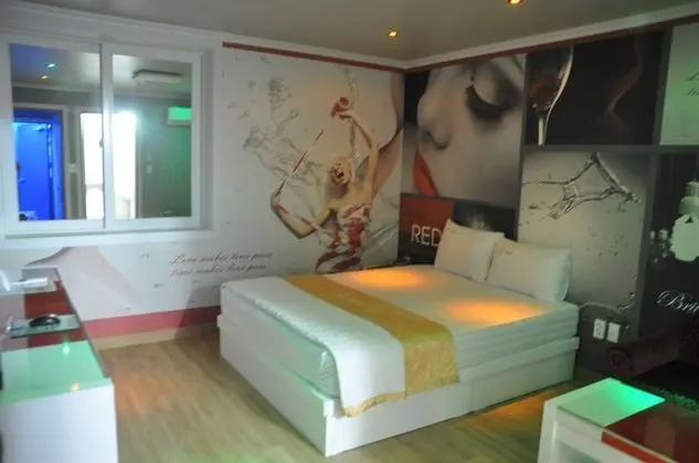 Standard Room - Extra person charge 10,000 KRW on site more than 2 people