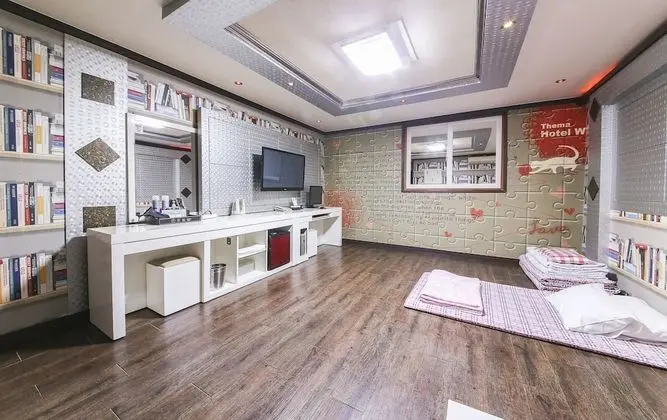 Traditional Room - Extra person charge 10,000 KRW on site more than 2 people