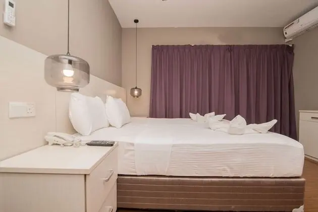 Deluxe Tek Büyük Yataklı Oda, Bahçe Manzaralı
