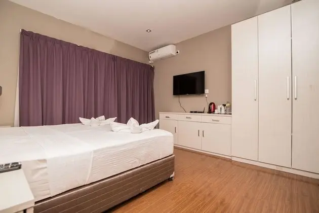 Deluxe Tek Büyük Yataklı Oda, Bahçe Manzaralı