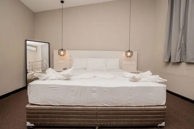 Deluxe Tek Büyük Yataklı Oda, Balkon, Dağ Manzaralı