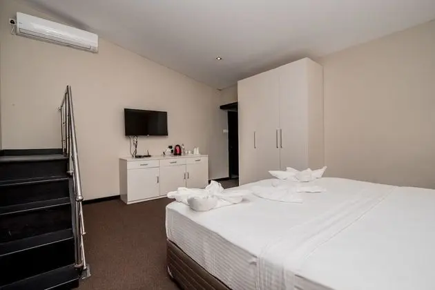 Deluxe Tek Büyük Yataklı Oda, Balkon, Dağ Manzaralı