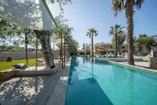 Beach Villa with 4 Bedrooms