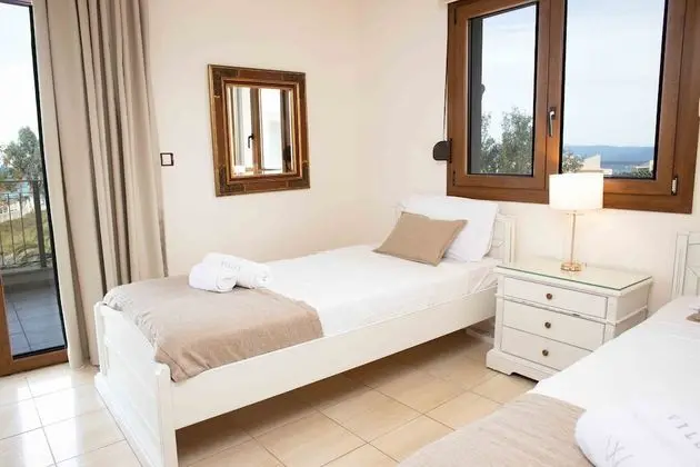 Beach Villa with 4 Bedrooms