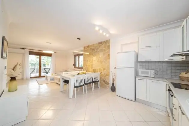 Beach Villa with 4 Bedrooms