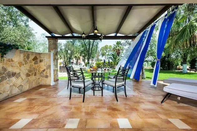 Beach Villa with 4 Bedrooms