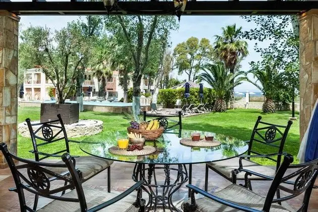 Beach Villa with 4 Bedrooms