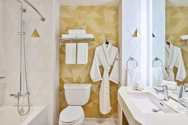 Oda, 1 En Büyük (King) Boy Yatak (Mobility/Hearing Accessible, Tub)