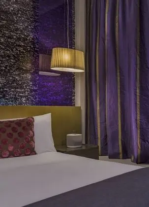 Oda, 1 En Büyük (King) Boy Yatak, Köşe