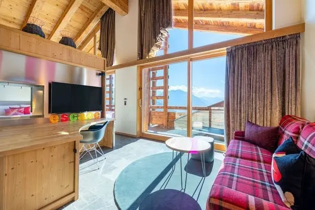 Stüdyo Süit, 1 En Büyük (King) Boy Yatak ve Çekyat, Dağ Manzaralı