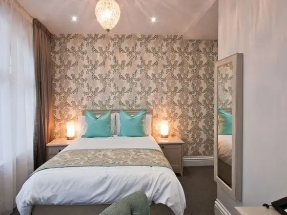 Deluxe Tek Büyük Yataklı Oda (If extra bed required contact Hotel)
